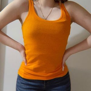 6 tank tops different colors!